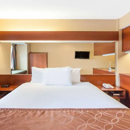 Microtel Inn By Wyndham Rogers-3