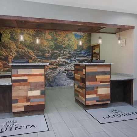 La Quinta Inn By Wyndham Calhoun South I-75-2