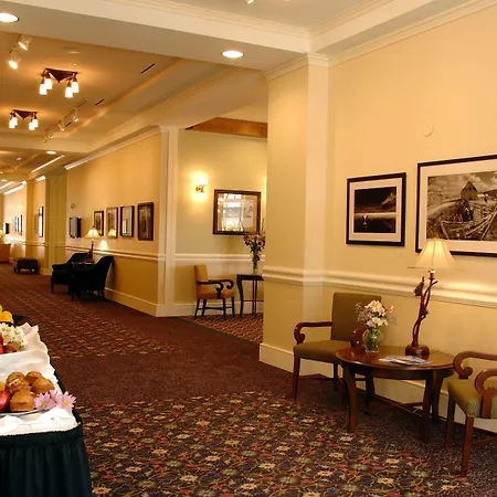 The Lodge At Mountaineer Square, A Vail Resorts Property-3