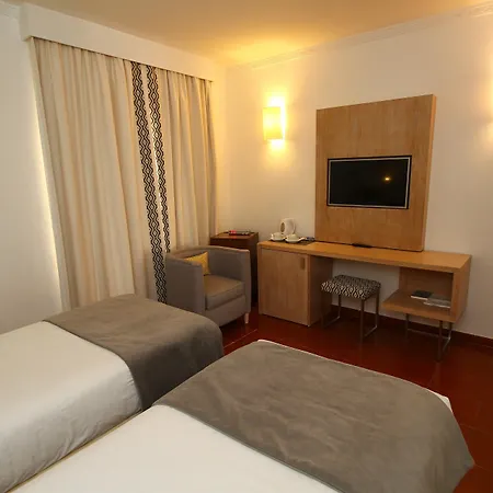 Best Western Hotel Dom Bernardo-3