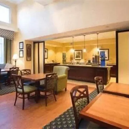 Hampton Inn & Suites Lake Wales-2