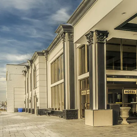 Woodbine Hotel & Suites-2