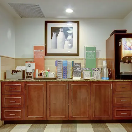 Hampton Inn And Suites Alexandria-2