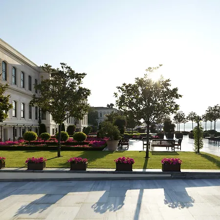 Four Seasons Hotel Istanbul At The Bosphorus-3