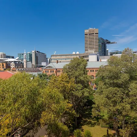 Metro Aspire Hotel Sydney-3