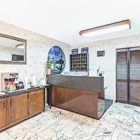 Vantage Point Inn - Woodland Hills-3