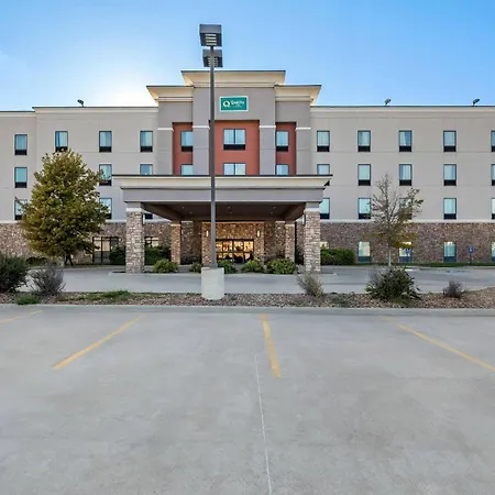 Quality Inn - Pratt-2