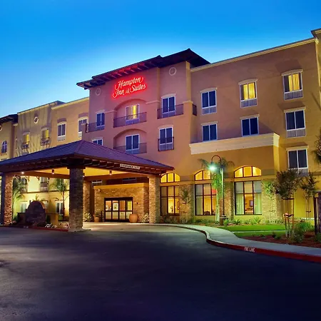 Hampton Inn & Suites Lodi-3