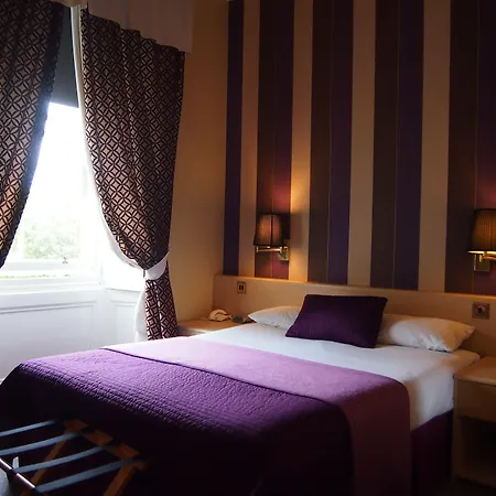 Thistle Hotel-2