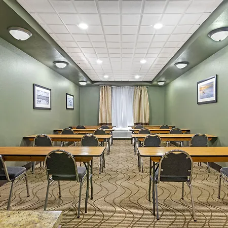 Comfort Suites Brunswick-3