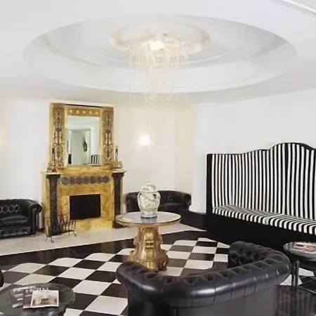 M Glamour Hotel-2