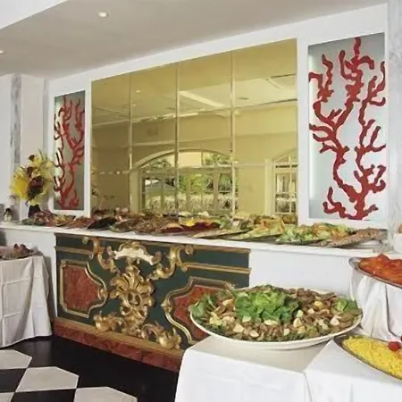 M Glamour Hotel-3