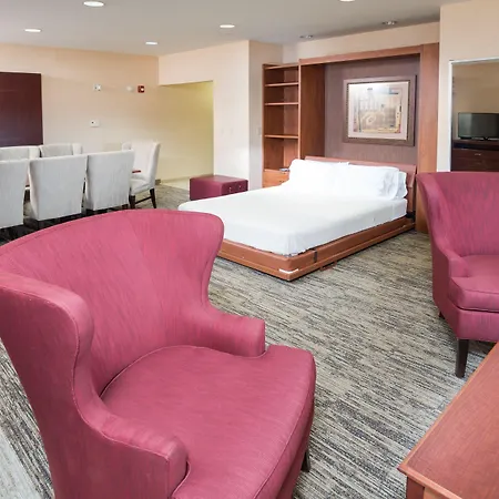 Hampton Inn & Suites Greensburg-2