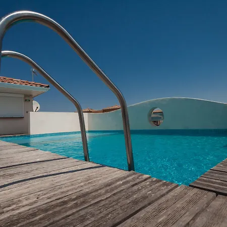 Hotel Grand Cap Rooftop Pool-3