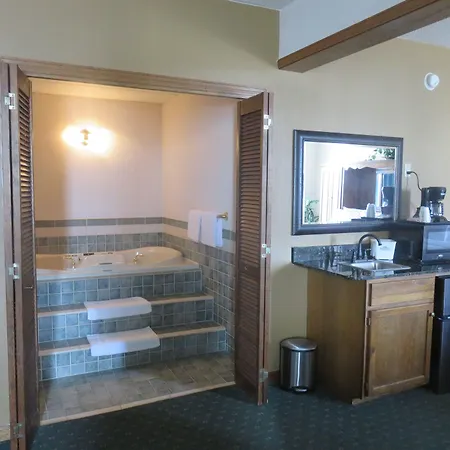 Baymont By Wyndham Fargo-2