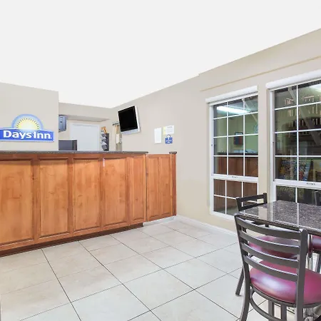 Days Inn By Wyndham Turlock-3