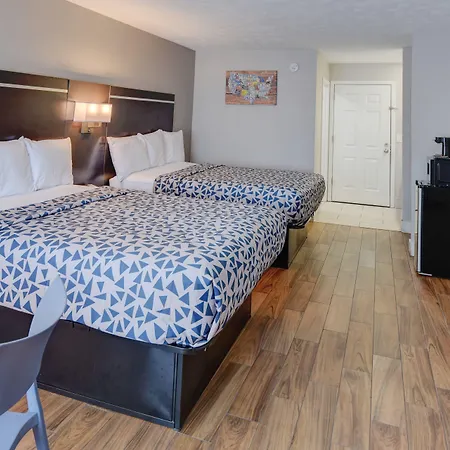 Econo Lodge Sevierville-Pigeon Forge On The River-3