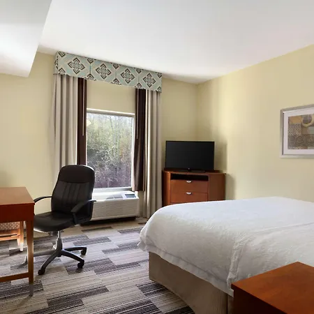 Hampton Inn & Suites Birmingham Airport Area-2
