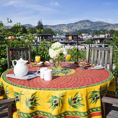 Maison Fleurie, A Four Sisters Inn-3