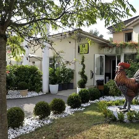 Logis Cottage Hotel-3