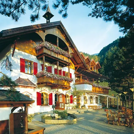 Hotel Waldheim Belvedere-3
