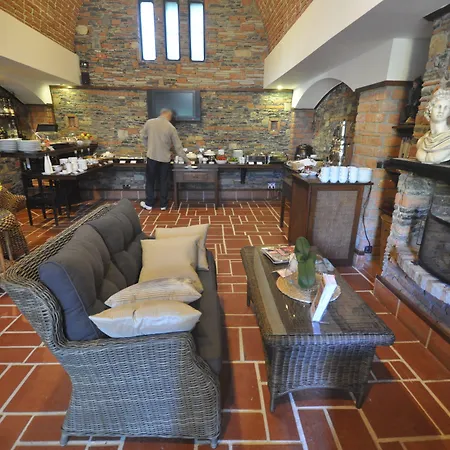 El Vino Hotel & Suites-3