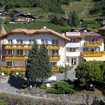 Ruster Resort-2