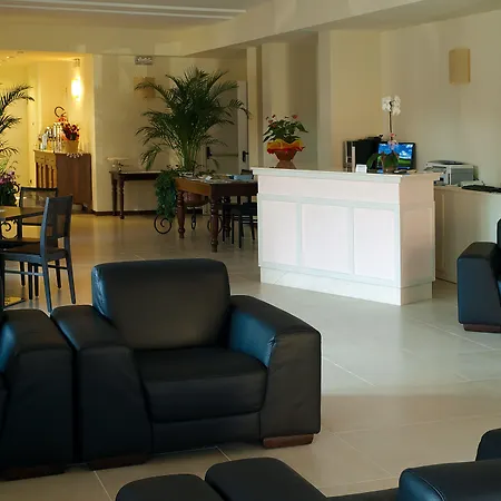 International Hotel-3