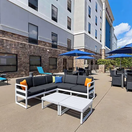 Hampton Inn & Suites Canton-2