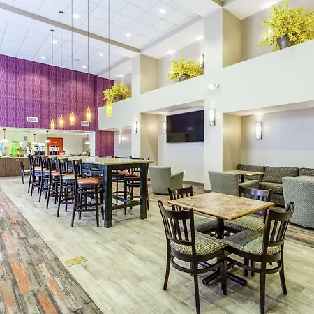 Hampton Inn & Suites Chicago - Libertyville-2