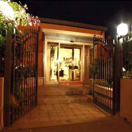 Hotel Palace 2000-2