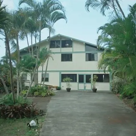 Hale-Hoola B & B-3