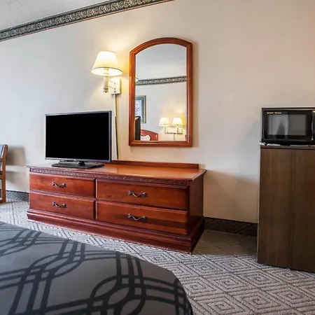 Rodeway Inn & Suites Milwaukee Airport-2