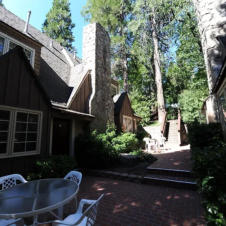 Saddleback Inn At Lake Arrowhead-2