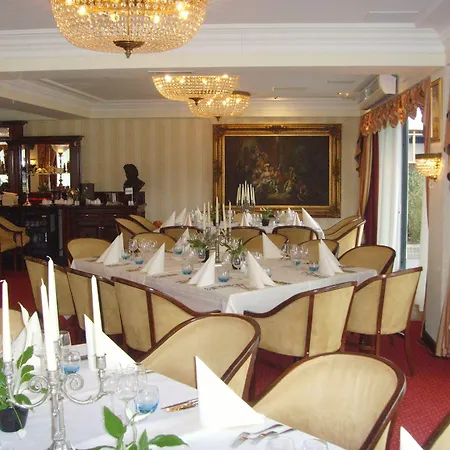 Fletcher Familiehotel De Hunzebergen-3