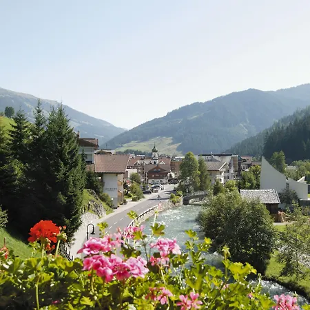 Alpenherz Hotel Garni-3