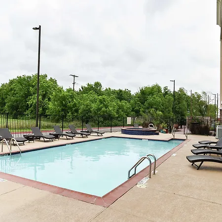 Hampton Inn & Suites Bay City-3