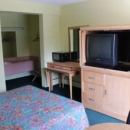 Travelers Inn Gainesville-2