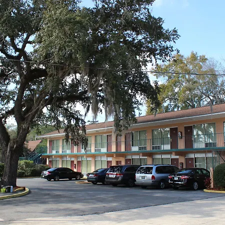Travelers Inn Gainesville-3