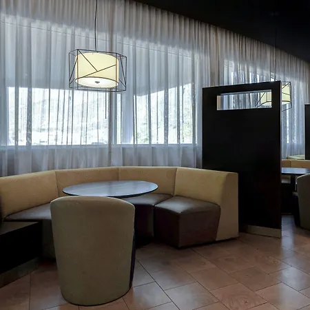 Courtyard By Marriott Glenwood Springs-3