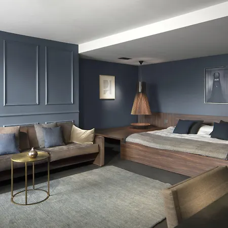 Commune Suites-3