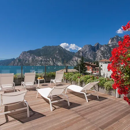 Hotel Lago Di Garda-3