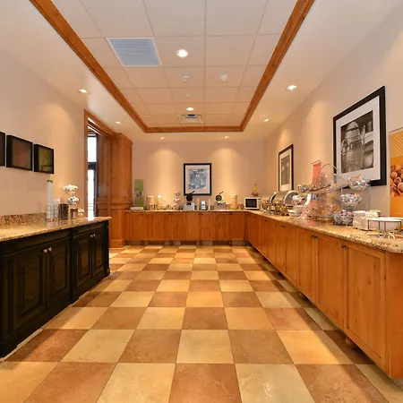 Hampton Inn & Suites Buffalo-2