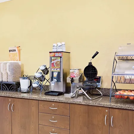 Microtel Inn & Suites By Wyndham Princeton-3