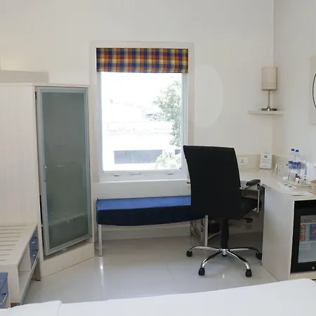Hometel Chandigarh-2