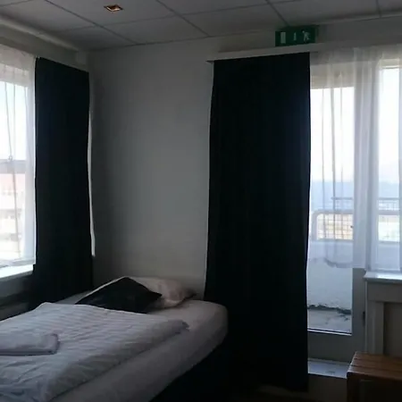 101 Guesthouse Hotel-3