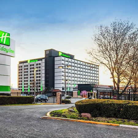 Holiday Inn Newark International Airport-3