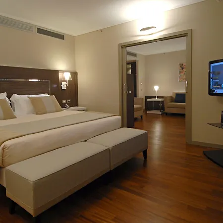 Ramada Plaza By Wyndham Milano-2