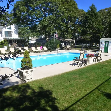 Falmouth Heights Motor Lodge-2