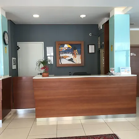 Hotel Boom-2